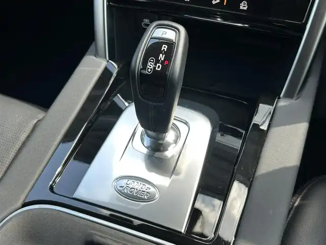 ランドローバー ランドローバー ディスカバリースポーツ　SE 茨城県 2021(令3)年 1.7万km フジホワイト ワンオーナー　/ドライブパック　/ＡＣＣ　/ＬＫＡ　/ＢＳＭ　/３６０度カメラ　/黒革　/シートヒーター　/Ｍ付パワーシート　/ステアヒーター　/ＰＷテールゲート　/ナビ　/ＣａｒＰｌａｙ　/ＵＳＢ　/ワイヤレス充電　/ＬＥＤ/オートハイビーム/ETC/禁煙車