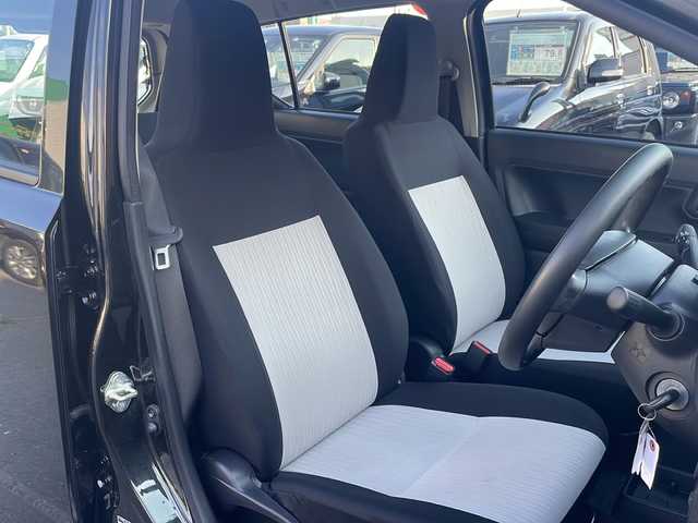 ダイハツ ミラ イース L SAⅢ 青森県 2023(令5)年 2万km ブラックマイカメタリック 4WD/社外オーディオ/CD・Bluetooth・USB・AUX/スマートアシストIII/衝突回避支援ブレーキ機能/前後誤発進抑制制御機能/車線逸脱警報機能/先行車発進お知らせ機能/オートハイビーム/前後コーナーセンサー/リモコンキー/ハロゲンヘッドライト/純正フロアマット/アイドリングストップ