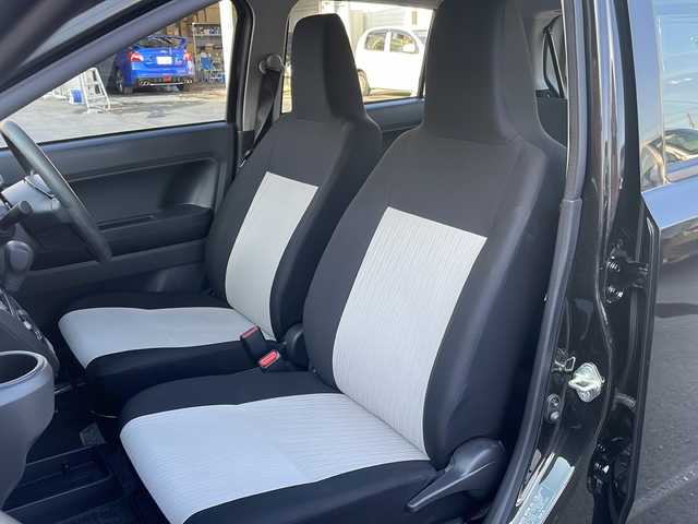 ダイハツ ミラ イース L SAⅢ 青森県 2023(令5)年 2万km ブラックマイカメタリック 4WD/社外オーディオ/CD・Bluetooth・USB・AUX/スマートアシストIII/衝突回避支援ブレーキ機能/前後誤発進抑制制御機能/車線逸脱警報機能/先行車発進お知らせ機能/オートハイビーム/前後コーナーセンサー/リモコンキー/ハロゲンヘッドライト/純正フロアマット/アイドリングストップ
