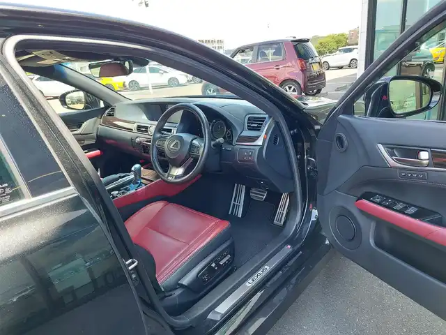 レクサス ＧＳ 300h Fスポーツ 東京都 2020(令2)年 3.8万km グラファイトブラックガラスフレーク レクサスセーフティシステム/・プリクラッシュセーフティ/・レーンキーピングアシスト/・レーンディパーチャーアラート/・アダプティブハイビームシステム/・オートマチックハイビーム /・レーダークルーズコントロール/・クリアランスソナー/・ロードサインアシスト/・ブラインドスポットモニター/プッシュスタート/パドルシフト/純正ナビ/フルセグTV/バックカメラ/ETC2.0/レザーシート/パワーシート/運転席シートメモリー機能/シートヒーター/ベンチレーション/ステアリングヒーター/リア電動サンシェード/後席ロールサンシェード/三眼LEDヘッドライト/ドアバイザー/19インチ純正アルミホイール