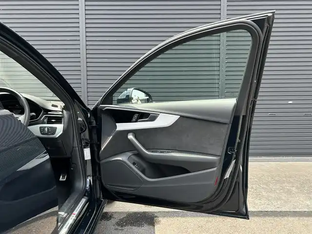 アウディ Ａ４ 45TFSIクワトロ Sライン 茨城県 2021(令3)年 2.2万km 紺Ｍ マトリクスＬＥＤ　/アウディプレセンス　/ＡＣＣ　/レーンアシスト　/サイドアシスト　/Ｂカメラ　/パーキングセンサー　/半革　/シートヒーター　/ＰＷシート　/ナビ　/ＴＶ　/ＣａｒＰｌａｙ　/ＢＴ　/ＵＳＢ　/前後ドラレコ/ETC2.0 /禁煙車