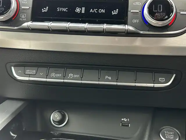 アウディ Ａ４ 45TFSIクワトロ Sライン 茨城県 2021(令3)年 2.2万km 紺Ｍ マトリクスＬＥＤ　/アウディプレセンス　/ＡＣＣ　/レーンアシスト　/サイドアシスト　/Ｂカメラ　/パーキングセンサー　/半革　/シートヒーター　/ＰＷシート　/ナビ　/ＴＶ　/ＣａｒＰｌａｙ　/ＢＴ　/ＵＳＢ　/前後ドラレコ/ETC2.0 /禁煙車