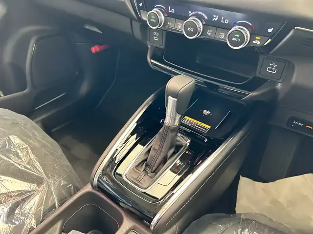 ホンダ ヴェゼル ハイブリッド e:HEV Z 埼玉県 2025(令7)年 0.1千km プラチナホワイトパール ホンダセンシング/純正9インチナビ/ BT/USB/フルセグ/バックカメラ/ハーフレザーシート/シートヒーター/パワーバックドア/純正18インチアルミホイール/コーナーセンサー/ステアリングヒーター/ワイヤレス充電/オートブレーキホールド/レーダークルーズコントロール/レーンキープアシスト/ETC2.0/スマートキー×2/禁煙車