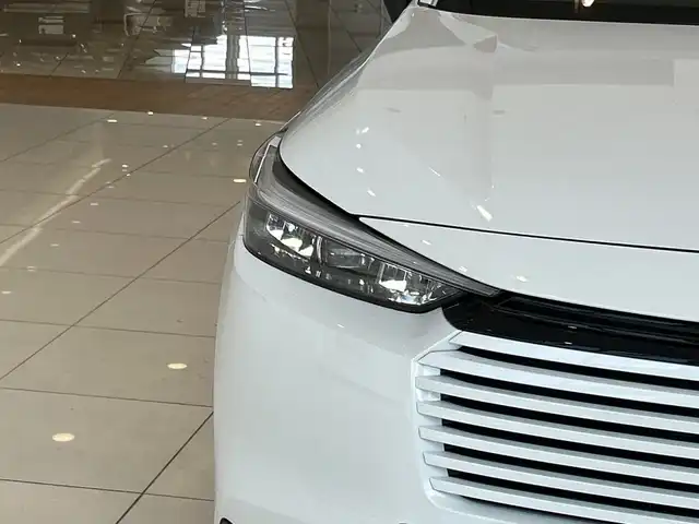 ホンダ ヴェゼル ハイブリッド e:HEV Z 埼玉県 2025(令7)年 0.1千km プラチナホワイトパール ホンダセンシング/純正9インチナビ/ BT/USB/フルセグ/バックカメラ/ハーフレザーシート/シートヒーター/パワーバックドア/純正18インチアルミホイール/コーナーセンサー/ステアリングヒーター/ワイヤレス充電/オートブレーキホールド/レーダークルーズコントロール/レーンキープアシスト/ETC2.0/スマートキー×2/禁煙車
