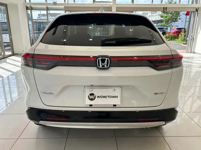 ホンダ ヴェゼル ハイブリッド e:HEV Z 埼玉県 2025(令7)年 0.1千km プラチナホワイトパール ホンダセンシング/純正9インチナビ/ BT/USB/フルセグ/バックカメラ/ハーフレザーシート/シートヒーター/パワーバックドア/純正18インチアルミホイール/コーナーセンサー/ステアリングヒーター/ワイヤレス充電/オートブレーキホールド/レーダークルーズコントロール/レーンキープアシスト/ETC2.0/スマートキー×2/禁煙車