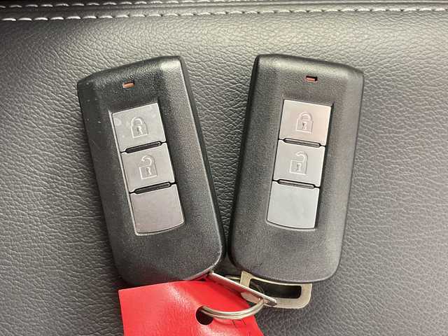 三菱 エクリプス クロス ＰＨＥＶ P 道央・札幌 2021(令3)年 3.5万km レッドダイヤモンド ・４WD/ PHEV/・衝突被害軽減ブレーキシステム/・レーダークルーズコントロール/・純正ディスプレイ/・Bluetooth/ ワンセグ//・全方位カメラ/・ハーフレザーシート/・運転席/助手席シートヒーター/・パワーシート/ステアリングヒーター/・LEDオートライト/オートハイビーム/・ヘッドアップディスプレイ/・AC100V1500W//・コーナーセンサー/・パドルシフト/・スマートキーx２