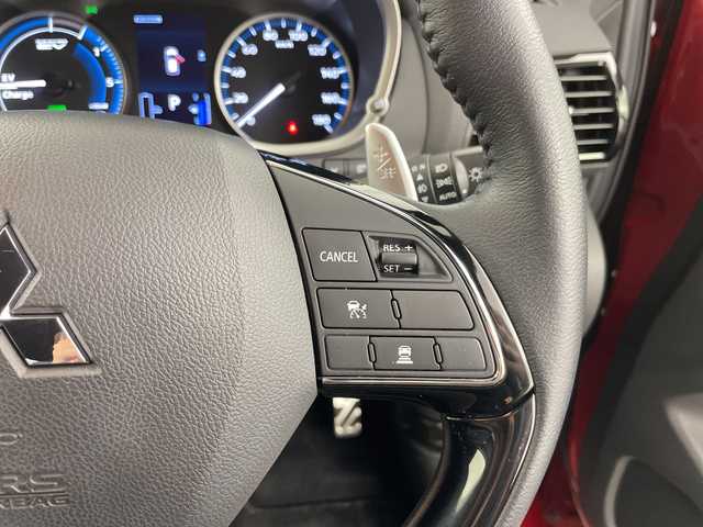 三菱 エクリプス クロス ＰＨＥＶ P 道央・札幌 2021(令3)年 3.5万km レッドダイヤモンド ・４WD/ PHEV/・衝突被害軽減ブレーキシステム/・レーダークルーズコントロール/・純正ディスプレイ/・Bluetooth/ ワンセグ//・全方位カメラ/・ハーフレザーシート/・運転席/助手席シートヒーター/・パワーシート/ステアリングヒーター/・LEDオートライト/オートハイビーム/・ヘッドアップディスプレイ/・AC100V1500W//・コーナーセンサー/・パドルシフト/・スマートキーx２