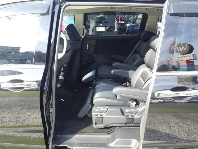 ホンダ オデッセイ ハイブリッド e:HEVアブソルート 千葉県 2021(令3)年 4.7万km プレミアムスパークルブラックパール ホンダセンシング/・衝突軽減ブレーキ（CMBS）/・車線維持支援システム（LKAS）/・アダプティブクルーズコントロール（ACC）/・後方誤発進抑制機能/・誤発進抑制機能/両側パワースライドドア/運転席パワーシート/ハーフレザーシート/純正メモリーナビ/地デジTV/【DVD/CD再生機能　Bluetooth接続】/マルチビューカメラシステム/ドライブレコーダー/革巻きステアリング/ステアリングスイッチ/ETC（2.0）/LEDヘッドライト/フォグライト/ウインカーミラー/コーナーセンサー/純正17インチアルミホイル/サイド/カーテンエアバッグ/Honda スマートキー