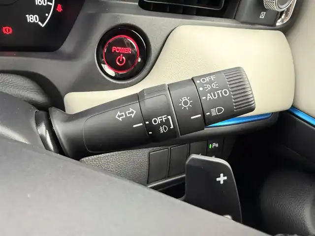 ホンダ ヴェゼル ハイブリッド e:HEV Z PLaYパッケージ 愛知県 2025(令7)年 0.1万km グレーⅡ ・純正ディスプレイナビ/（BT/Carplay/USB）/・フルセグTV/・バックカメラ/・電動パーキングシステム/・電動バックドア/・ハーフレザーシート/・前席シートヒーター/・ホンダセンシング/レーダークルーズコントロール/衝突軽減ブレーキ/レーンアシストシステム/ブラインドスポットモニター/コーナーセンサー/・クイック充電/・ステアリングヒーター/・パドルシフト/・純正１８インチAW/225/50/R18/・ETC2.0/・純正LEDライト/・保証書/・取扱説明書