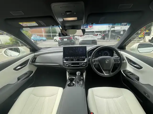 トヨタ クラウン ハイブリッド RS アドバンス 大阪府 2021(令3)年 2.4万km プレシャスホワイトパール ワンオーナー/T-Connect SD ナビゲーション/・12.3インチディスプレイ/・AM FM BT フルセグ/・Apple Carplay、Android Auto対応/Toyota Safety Sense/・プリクラッシュセーフティー/・レーントレーシングアシスト/・ドライバー異常時対応システム/・レーダークルーズコントロール/・ロードサインアシスト/・アダプティブハイビームシステム/・オートマティックハイビーム/シートヒーター　D/N/エアシート　D/N/メモリーシート　D/ステアリングヒーター/ブラインドスポットモニター/ヘッドアップディスプレイ/パドルシフト/バックカメラ/プッシュスタート/ETC2.0/スペアキー2本(1つカードキー)/保証書/取扱説明書/記録簿　R6