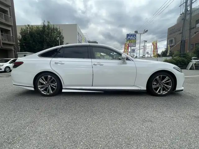 トヨタ クラウン ハイブリッド RS アドバンス 大阪府 2021(令3)年 2.4万km プレシャスホワイトパール ワンオーナー/T-Connect SD ナビゲーション/・12.3インチディスプレイ/・AM FM BT フルセグ/・Apple Carplay、Android Auto対応/Toyota Safety Sense/・プリクラッシュセーフティー/・レーントレーシングアシスト/・ドライバー異常時対応システム/・レーダークルーズコントロール/・ロードサインアシスト/・アダプティブハイビームシステム/・オートマティックハイビーム/シートヒーター　D/N/エアシート　D/N/メモリーシート　D/ステアリングヒーター/ブラインドスポットモニター/ヘッドアップディスプレイ/パドルシフト/バックカメラ/プッシュスタート/ETC2.0/スペアキー2本(1つカードキー)/保証書/取扱説明書/記録簿　R6
