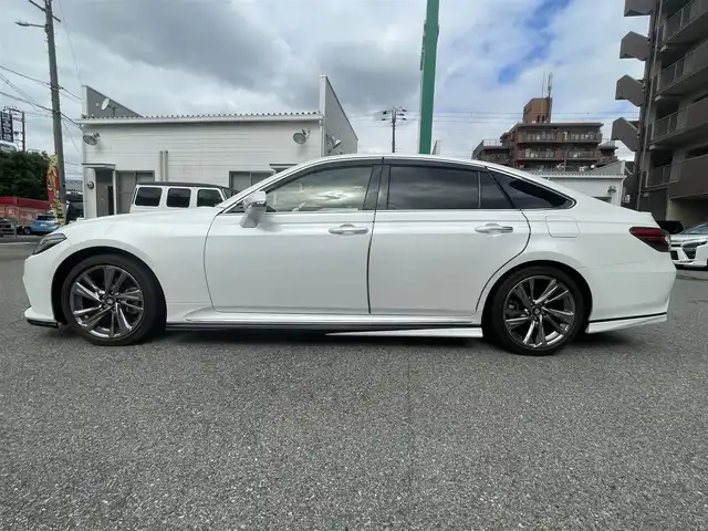 トヨタ クラウン ハイブリッド RS アドバンス 大阪府 2021(令3)年 2.4万km プレシャスホワイトパール ワンオーナー/T-Connect SD ナビゲーション/・12.3インチディスプレイ/・AM FM BT フルセグ/・Apple Carplay、Android Auto対応/Toyota Safety Sense/・プリクラッシュセーフティー/・レーントレーシングアシスト/・ドライバー異常時対応システム/・レーダークルーズコントロール/・ロードサインアシスト/・アダプティブハイビームシステム/・オートマティックハイビーム/シートヒーター　D/N/エアシート　D/N/メモリーシート　D/ステアリングヒーター/ブラインドスポットモニター/ヘッドアップディスプレイ/パドルシフト/バックカメラ/プッシュスタート/ETC2.0/スペアキー2本(1つカードキー)/保証書/取扱説明書/記録簿　R6