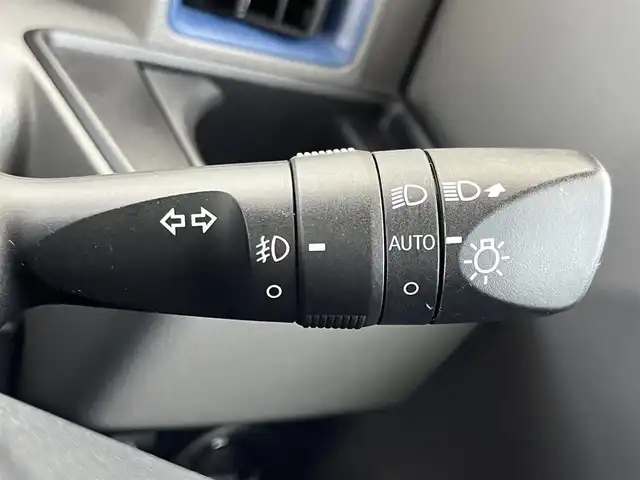 ダイハツ タント カスタム X 奈良県 2019(令1)年 5.8万km レーザーブルークリスタルシャイン 社外ＳＤナビ（ＡＶＩＣーＲＺ８１０）　/フルセグ　/Ｂｌｕｅｔｏｏｔｈ　/ＣＤ／ＤＶＤ　/バックカメラ　/ＥＴＣ　/スペアキー　/ドライブレコーダー　/純正アルミホイール　/純正フロアマット　/両側パワースライドドア/アイドリングストップ/ハーフレザーシート/ＬＥＤヘッドライト