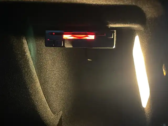 プジョー ５００８ アリュール 東京都 2018(平30)年 4.4万km パール 純正ディスプレイオーディオ/AppleCarplay/Bluetooth接続/360°カメラ/ワンオーナー/アダプティブクルーズコントロール/衝突被害軽減ブレーキ/レーンキープアシスト/ブラインドスポットモニター/ハーフレザーシート/パーキングセンサー/アンビエントライト/パワーバックドア