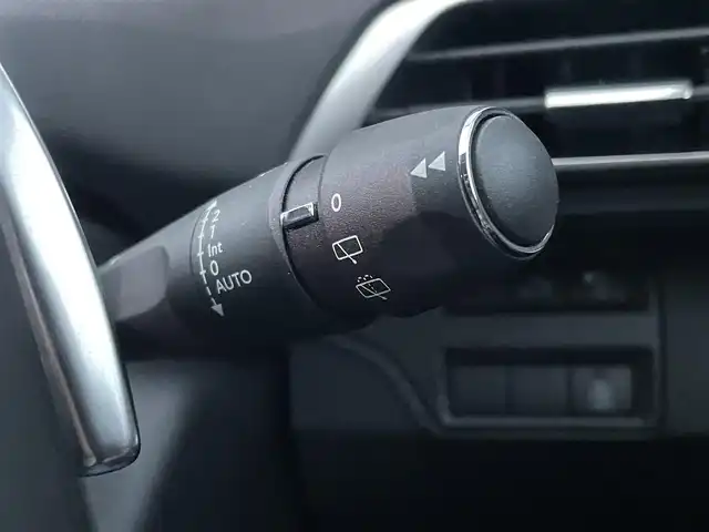 プジョー ５００８ アリュール 東京都 2018(平30)年 4.4万km パール 純正ディスプレイオーディオ/AppleCarplay/Bluetooth接続/360°カメラ/ワンオーナー/アダプティブクルーズコントロール/衝突被害軽減ブレーキ/レーンキープアシスト/ブラインドスポットモニター/ハーフレザーシート/パーキングセンサー/アンビエントライト/パワーバックドア