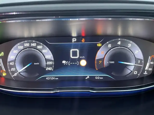 プジョー ５００８ アリュール 東京都 2018(平30)年 4.4万km パール 純正ディスプレイオーディオ/AppleCarplay/Bluetooth接続/360°カメラ/ワンオーナー/アダプティブクルーズコントロール/衝突被害軽減ブレーキ/レーンキープアシスト/ブラインドスポットモニター/ハーフレザーシート/パーキングセンサー/アンビエントライト/パワーバックドア