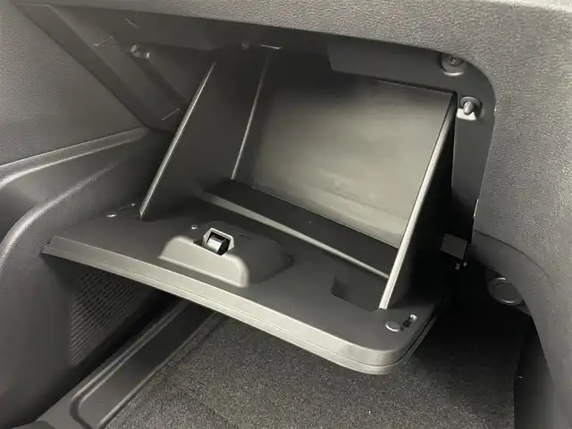 日産 セレナ e－パワー ハイウェイスター V 大阪府 2025(令7)年 0.1千km 黒 プロパイロット/　・インテリジェントエマージェンシーブレーキ/　・踏み間違い衝突防止アシスト/　・インテリジェントLI/　・インテリジェントBSI/　・RCTA/　・インテリジェントFCW/　・インテリジェントルームミラー/　・車両接近通報装置/純正SDナビ/　CD/DVD/Bluetooth/TV/フルセグ/バックカメラ/全方位カメラ/両側スライドドア/LEDヘッドライト/フォグランプ/純正１６インチアルミホイール/ブラインドスポットモニター/純正後席モニター