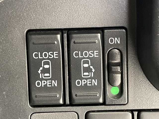 トヨタ ルーミー カスタムG－T 愛知県 2019(令1)年 3.4万km レーザーブルークリスタルシャイン 純正9型ナビ SDカードなし/全方位カメラ/両側パワースライドドア/クルーズコントロール/バックカメラ/コーナーセンサー/純正アルミホイール/LEDヘッドライト/オートマチックハイビーム/ドライブレコーダー/ETC/衝突軽減システム/フルセグ/CD DVD/Bluetooth/ステアリングスイッチ/スマートキー/プッシュスタート