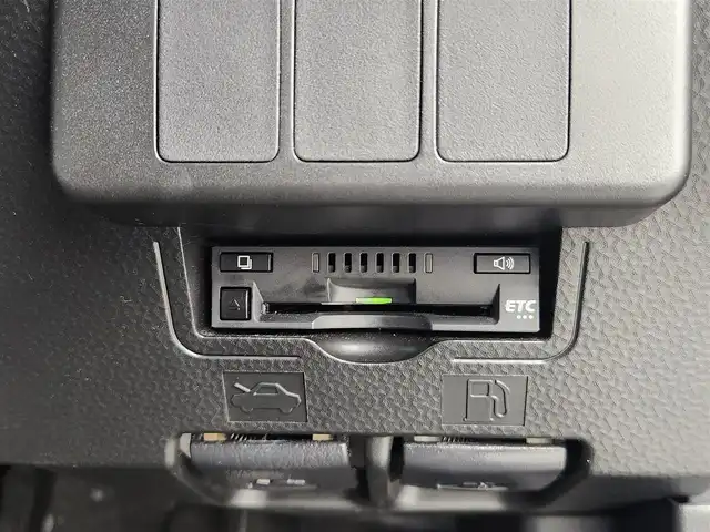 トヨタ ルーミー G S 愛知県 2017(平29)年 2.1万km 青 スマートアシスト/衝突回避支援機能/車線逸脱警報機能/ブレーキ制御付誤発進抑制機能/先行車発進お知らせ機能/クルーズコントロール/アイドリングストップ/両側パワースライドドア/純正7インチSDナビ/フルセグTV/CD/AM/FM/Bluetooth/AUX/前方ドライブレコーダー/シートヒーター/純正フロアマット/14インチアルミホイール/ホイール付スタッドレスタイヤ（社内積込）/スマートキー/ビルトインETC