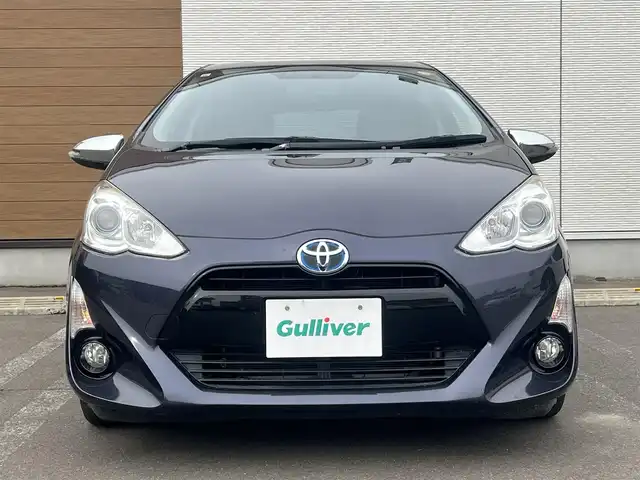 トヨタ アクア G 秋田県 2015(平27)年 15.2万km ダークバイオレットマイカメタリック 純正メモリナビ（CD/BT)/ワンセグ/バックカメラ/社外15インチアルミ（夏タイヤ装着）/スマートキー/アイドリングストップ/プッシュスタート/クルーズコントロール追従走行なし/車両接近通報装置/ステアリングスイッチ/純正フロアマット/社外ドアバイザー/ビルトインETC/オートライト/オートエアコン/パワーステアリング/パワーウィンドウ/ヘッドライトレベライザー/横滑り防止/寒冷地仕様/電動ウィンカーミラー/保証書/取扱説明書/記録簿/スペアキー×１