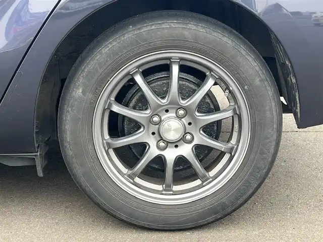 トヨタ アクア G 秋田県 2015(平27)年 15.2万km ダークバイオレットマイカメタリック 純正メモリナビ（CD/BT)/ワンセグ/バックカメラ/社外15インチアルミ（夏タイヤ装着）/スマートキー/アイドリングストップ/プッシュスタート/クルーズコントロール追従走行なし/車両接近通報装置/ステアリングスイッチ/純正フロアマット/社外ドアバイザー/ビルトインETC/オートライト/オートエアコン/パワーステアリング/パワーウィンドウ/ヘッドライトレベライザー/横滑り防止/寒冷地仕様/電動ウィンカーミラー/保証書/取扱説明書/記録簿/スペアキー×１