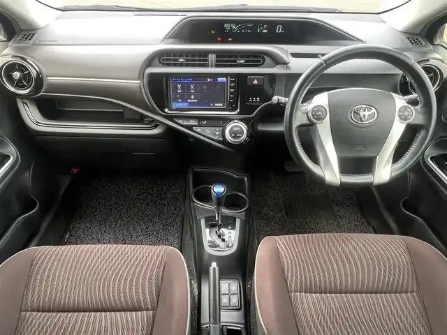 トヨタ アクア G 秋田県 2015(平27)年 15.2万km ダークバイオレットマイカメタリック 純正メモリナビ（CD/BT)/ワンセグ/バックカメラ/社外15インチアルミ（夏タイヤ装着）/スマートキー/アイドリングストップ/プッシュスタート/クルーズコントロール追従走行なし/車両接近通報装置/ステアリングスイッチ/純正フロアマット/社外ドアバイザー/ビルトインETC/オートライト/オートエアコン/パワーステアリング/パワーウィンドウ/ヘッドライトレベライザー/横滑り防止/寒冷地仕様/電動ウィンカーミラー/保証書/取扱説明書/記録簿/スペアキー×１