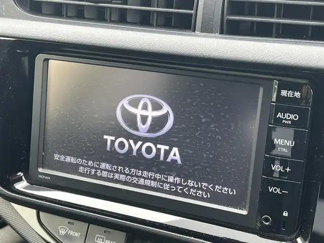 トヨタ アクア G 秋田県 2015(平27)年 15.2万km ダークバイオレットマイカメタリック 純正メモリナビ（CD/BT)/ワンセグ/バックカメラ/社外15インチアルミ（夏タイヤ装着）/スマートキー/アイドリングストップ/プッシュスタート/クルーズコントロール追従走行なし/車両接近通報装置/ステアリングスイッチ/純正フロアマット/社外ドアバイザー/ビルトインETC/オートライト/オートエアコン/パワーステアリング/パワーウィンドウ/ヘッドライトレベライザー/横滑り防止/寒冷地仕様/電動ウィンカーミラー/保証書/取扱説明書/記録簿/スペアキー×１