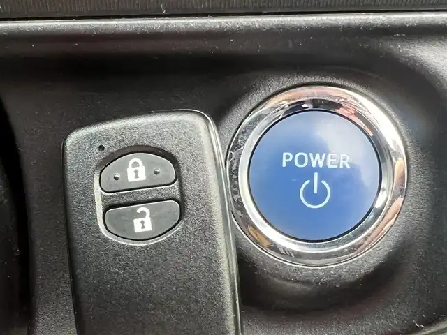 トヨタ アクア G 秋田県 2015(平27)年 15.2万km ダークバイオレットマイカメタリック 純正メモリナビ（CD/BT)/ワンセグ/バックカメラ/社外15インチアルミ（夏タイヤ装着）/スマートキー/アイドリングストップ/プッシュスタート/クルーズコントロール追従走行なし/車両接近通報装置/ステアリングスイッチ/純正フロアマット/社外ドアバイザー/ビルトインETC/オートライト/オートエアコン/パワーステアリング/パワーウィンドウ/ヘッドライトレベライザー/横滑り防止/寒冷地仕様/電動ウィンカーミラー/保証書/取扱説明書/記録簿/スペアキー×１