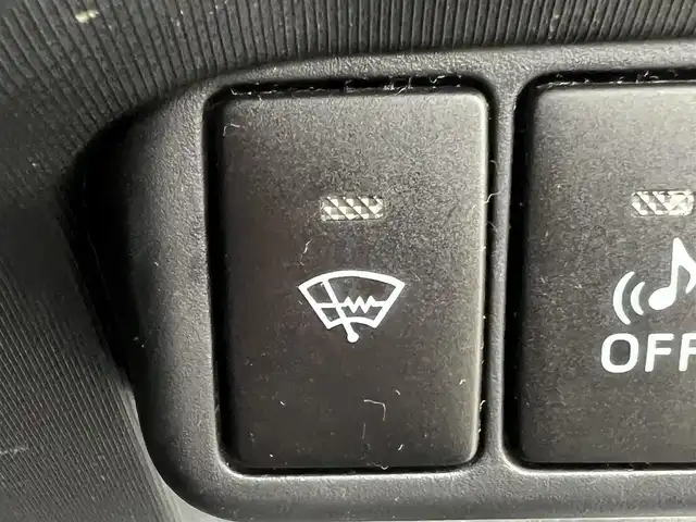 トヨタ アクア G 秋田県 2015(平27)年 15.2万km ダークバイオレットマイカメタリック 純正メモリナビ（CD/BT)/ワンセグ/バックカメラ/社外15インチアルミ（夏タイヤ装着）/スマートキー/アイドリングストップ/プッシュスタート/クルーズコントロール追従走行なし/車両接近通報装置/ステアリングスイッチ/純正フロアマット/社外ドアバイザー/ビルトインETC/オートライト/オートエアコン/パワーステアリング/パワーウィンドウ/ヘッドライトレベライザー/横滑り防止/寒冷地仕様/電動ウィンカーミラー/保証書/取扱説明書/記録簿/スペアキー×１