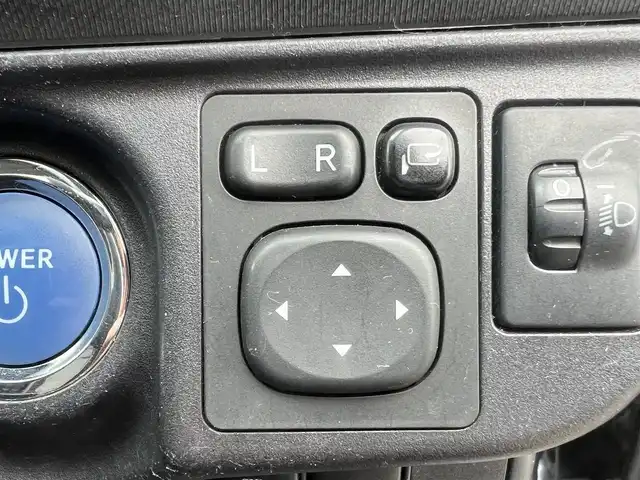 トヨタ アクア G 秋田県 2015(平27)年 15.2万km ダークバイオレットマイカメタリック 純正メモリナビ（CD/BT)/ワンセグ/バックカメラ/社外15インチアルミ（夏タイヤ装着）/スマートキー/アイドリングストップ/プッシュスタート/クルーズコントロール追従走行なし/車両接近通報装置/ステアリングスイッチ/純正フロアマット/社外ドアバイザー/ビルトインETC/オートライト/オートエアコン/パワーステアリング/パワーウィンドウ/ヘッドライトレベライザー/横滑り防止/寒冷地仕様/電動ウィンカーミラー/保証書/取扱説明書/記録簿/スペアキー×１