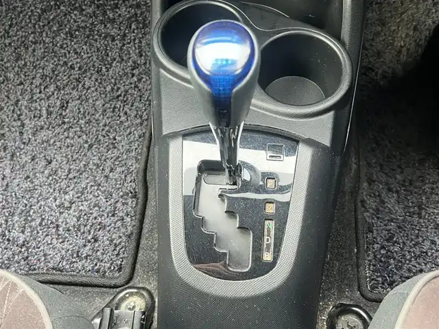 トヨタ アクア G 秋田県 2015(平27)年 15.2万km ダークバイオレットマイカメタリック 純正メモリナビ（CD/BT)/ワンセグ/バックカメラ/社外15インチアルミ（夏タイヤ装着）/スマートキー/アイドリングストップ/プッシュスタート/クルーズコントロール追従走行なし/車両接近通報装置/ステアリングスイッチ/純正フロアマット/社外ドアバイザー/ビルトインETC/オートライト/オートエアコン/パワーステアリング/パワーウィンドウ/ヘッドライトレベライザー/横滑り防止/寒冷地仕様/電動ウィンカーミラー/保証書/取扱説明書/記録簿/スペアキー×１