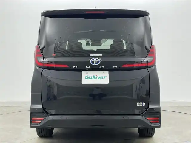 トヨタ ノア ハイブリッド S－Z 岡山県 2023(令5)年 1.3万km グリッターブラックガラスフレーク 純正10.5インチディスプレイオーディオナビ/・Bluetooth/地デジ/カープレイ/DVD/CD/HDMI/バックカメラ/純正14インチフリップダウンモニター/快適利便パッケージ/・後席シートヒーター /・パワーバックドア /・2列目オットマン/セーフティセンス /レーダークルーズコントロール/LEDライト/ハーフレザーシート /シートヒーター /ステアリングヒーター/ビルトインETC2.0/プッシュスタート /スマートキー/両側パワースライドドア/前後ドライブレコーダー/オートライト