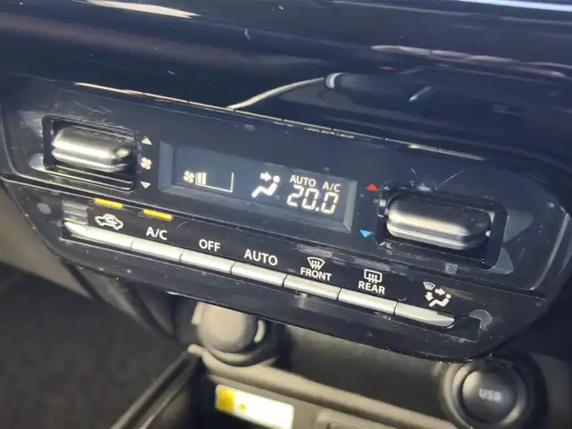 スズキ フロンクス 熊本県 2025(令7)年 0.5万km シルバー ワンオーナー/純正ナビ/【フルセグTV/BT/USB/HDMI】/全方位カメラ/TVキャンセラー/スズキセーフティサポート/衝突軽減ブレーキ/車線逸脱警報/コーナーセンサー/アダプティブクルーズコントロール/ブラインドスポットモニター/ヘッドアップディスプレイ/パドルシフト/ETC/純正16インチAW/ハーフレザーシート/D/Nシートヒーター/ワイヤレス充電/前後ドライブレコーダー/電子パーキング/オートホールド/LEDオートライト/ヘッドライトレベライザー/アイドリングストップ/社外フロアマット/スペアキー/取扱説明書(車両/ナビ)/保証書