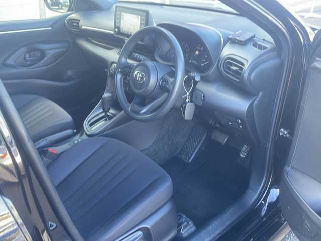 トヨタ ヤリス X 福島県 2022(令4)年 5.8万km ブラック 4WD 寒冷地仕様 純正ナビ bluetooth バックカメラ 衝突軽減ブレーキ クルーズコントロール追従有 コーナーセンサー ETC レーンキープアシスト 純正フロアマット スマートキー