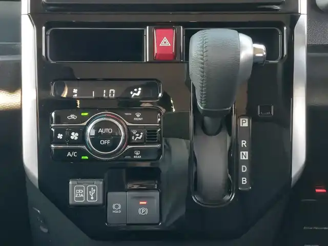 ダイハツ トール カスタムG ターボ 東京都 2020(令2)年 2.3万km ブラックマイカメタリック/パールホワイトⅢ 2トーン ワンオーナー/スマートアシスト/・衝突回避ブレーキ/・誤発進抑制制御/・車線逸脱警報機能/・先行車発進お知らせ機能/・アダプティブクルーズコントロール/・コーナーセンサー/・パノラマモニター/プッシュスタート/アイドリングストップ/純正ディスプレイオーディオ/フルセグTV/ETC/ドライブレコーダー/両側パワースライドドア/後席ロールサンシェード/LEDヘッドライト/オートライト/ドアバイザー/15インチ純正アルミホイール/スマートキー