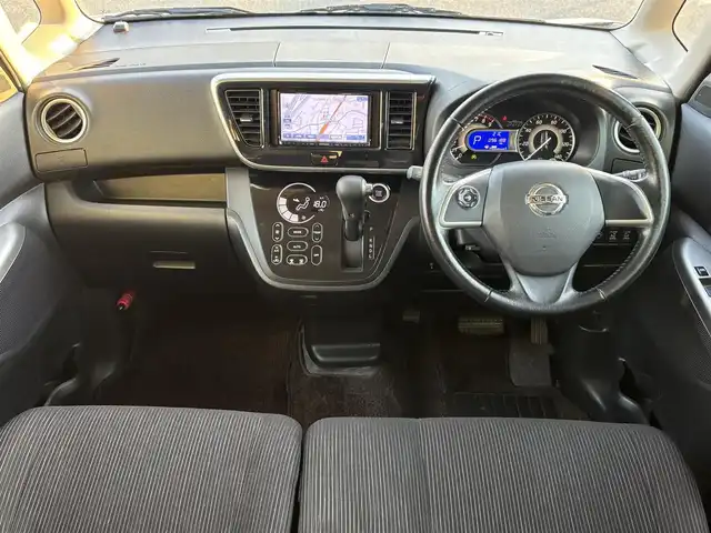 日産 デイズ ルークス ハイウェイスターX Gパッケージ 福岡県 2015(平27)年 9.7万km ホワイトパール 両側電動スライドドア/純正アルミホイール/純正フロアマット/LEDオートライト/KENWOODSDナビ(BT、ワンセグTV、CD/DVD)/全方位カメラ/アイドリングストップ/スマートキー/スペアキー/サンシェード