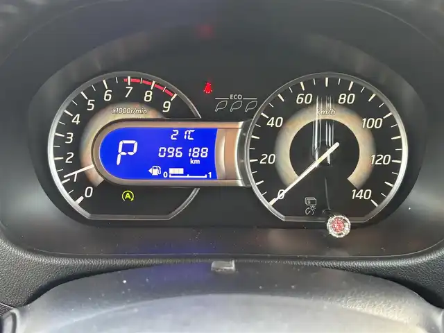 日産 デイズ ルークス ハイウェイスターX Gパッケージ 福岡県 2015(平27)年 9.7万km ホワイトパール 両側電動スライドドア/純正アルミホイール/純正フロアマット/LEDオートライト/KENWOODSDナビ(BT、ワンセグTV、CD/DVD)/全方位カメラ/アイドリングストップ/スマートキー/スペアキー/サンシェード