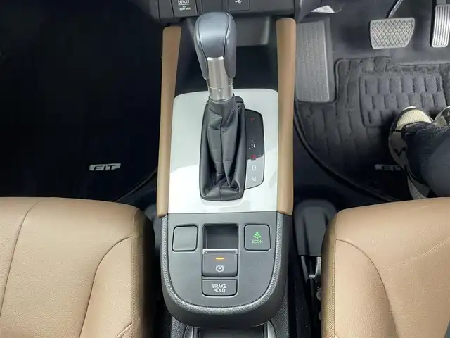 ホンダ フィット e:HEVリュクス 群馬県 2020(令2)年 2.6万km シャイニンググレーM 純正９インチナビ バックカメラ 前席シートヒーター ホンダセンシング 禁煙車 純正アルミホイール 前後ドラレコ ビルトインETC LEDヘッドライト オートライト ブレーキホールド プッシュスタート