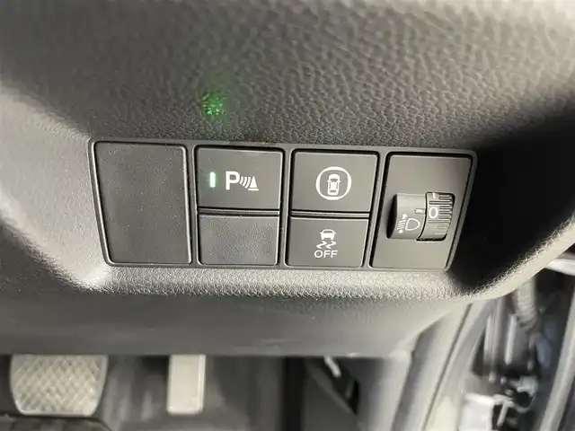 ホンダ フィット e:HEVリュクス 群馬県 2020(令2)年 2.6万km シャイニンググレーM 純正９インチナビ バックカメラ 前席シートヒーター ホンダセンシング 禁煙車 純正アルミホイール 前後ドラレコ ビルトインETC LEDヘッドライト オートライト ブレーキホールド プッシュスタート