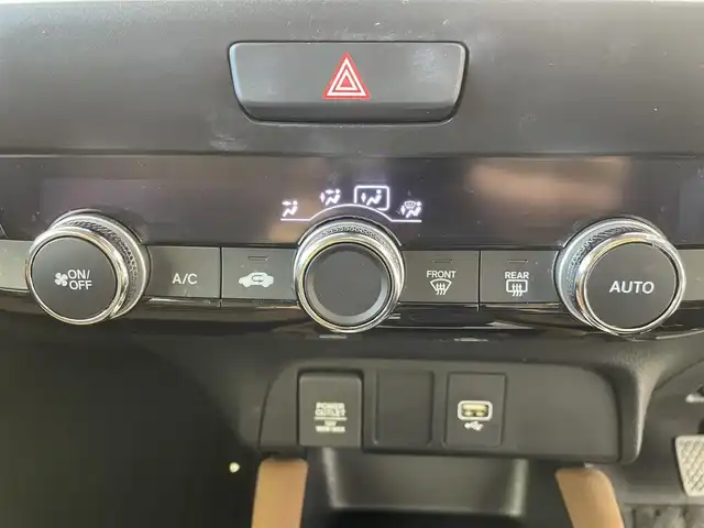 ホンダ フィット e:HEVリュクス 群馬県 2020(令2)年 2.6万km シャイニンググレーM 純正９インチナビ バックカメラ 前席シートヒーター ホンダセンシング 禁煙車 純正アルミホイール 前後ドラレコ ビルトインETC LEDヘッドライト オートライト ブレーキホールド プッシュスタート