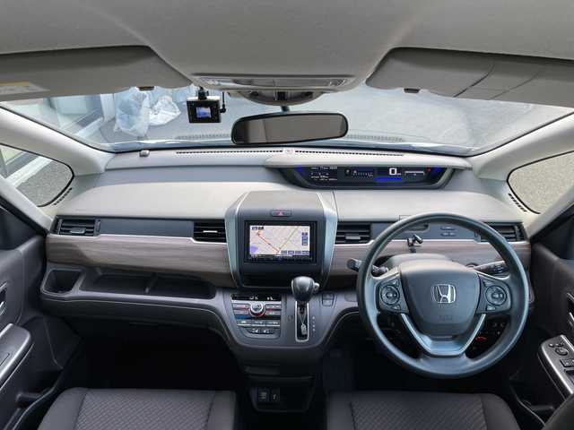 ホンダ フリード G 道央・札幌 2023(令5)年 2.9万km プラチナホワイトパール ４WD/社外メモリーナビ/AM/FM/BT/SD/CD/ワンセグ/ホンダセンシング/衝突被害軽減ブレーキ/横滑り防止装置/レーダークルーズコントロール/レーンキープアシスト/バックカメラ/コーナーセンサー/ビルトインETC/ドライブレコーダー/アイドリングストップ/ワイパーデアイサー/ECON/両側パワースライドドア/前席シートヒーター/ステアリングリモコン/プッシュスタート/スマートキー/LEDヘッドライト/オートライト/電動格納ミラー/ヒーテッドドアミラー/ウィンカーミラー/社外フロアマット/スペアキー/レンタカー登録