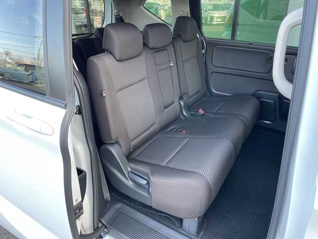 ホンダ フリード G 道央・札幌 2023(令5)年 2.9万km プラチナホワイトパール ４WD/社外メモリーナビ/AM/FM/BT/SD/CD/ワンセグ/ホンダセンシング/衝突被害軽減ブレーキ/横滑り防止装置/レーダークルーズコントロール/レーンキープアシスト/バックカメラ/コーナーセンサー/ビルトインETC/ドライブレコーダー/アイドリングストップ/ワイパーデアイサー/ECON/両側パワースライドドア/前席シートヒーター/ステアリングリモコン/プッシュスタート/スマートキー/LEDヘッドライト/オートライト/電動格納ミラー/ヒーテッドドアミラー/ウィンカーミラー/社外フロアマット/スペアキー/レンタカー登録