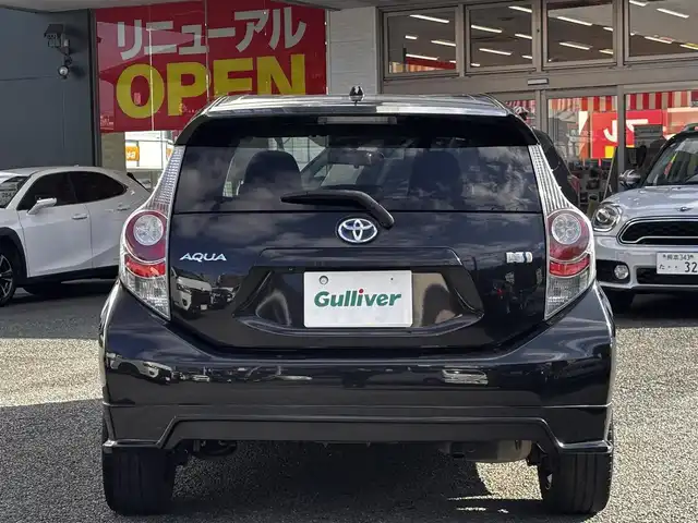 トヨタ アクア G ブラックソフトレザーセレ 熊本県 2013(平25)年 13.1万km ブラックマイカ 社外エアロ（F.S.R）/純正ナビ（NSZT-W62G）/【フルセグTV/Bluetooth再生/CD/DVD】/バックカメラ/レザーシート/社外16インチAW/ステアリングスイッチ/革巻きステアリング/オートライト/ETC/ドライブレコーダー（前後）/プッシュスタート