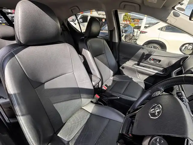 トヨタ アクア G ブラックソフトレザーセレ 熊本県 2013(平25)年 13.1万km ブラックマイカ 社外エアロ（F.S.R）/純正ナビ（NSZT-W62G）/【フルセグTV/Bluetooth再生/CD/DVD】/バックカメラ/レザーシート/社外16インチAW/ステアリングスイッチ/革巻きステアリング/オートライト/ETC/ドライブレコーダー（前後）/プッシュスタート