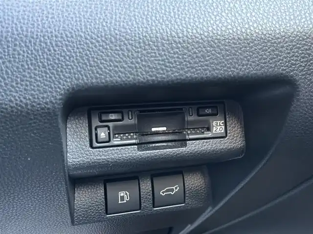 トヨタ クラウン スポーツ Z 千葉県 2024(令6)年 1.2万km プレシャスホワイトパール パノラミックガラスルーフ/黒レザーシート/パノラミックビューカメラ/純正12.3インチコネクテッドナビ/前席パワーシート/前席シートヒーター/前席シートベンチレーション/パワーバックドア/デジタルインナーミラー/パーキングアシスト/トヨタセーフティーセンス/・プリクラッシュセーフティー/・レーンキープアシスト/・パーキングサポートブレーキ/・ブラインドスポットモニター/・後方車両接近告知/・RCTA/・RDA/・RCD/・SEA/・AVSP/・RSA/アダプティブクルーズコントロール/スマートキー/ヘッドアップディスプレイ/前後コーナーセンサー/オートマチックハイビーム/AC100V1500W電源/ハンズフリー充電/純正21インチアルミホイール/純正LEDヘッドライト/ビルトインETC2.0/アイドリングストップ/本革巻きステアリング/サイド＆カーテンエアバッグ