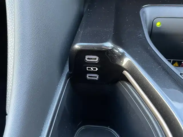 トヨタ クラウン スポーツ Z 千葉県 2024(令6)年 1.2万km プレシャスホワイトパール パノラミックガラスルーフ/黒レザーシート/パノラミックビューカメラ/純正12.3インチコネクテッドナビ/前席パワーシート/前席シートヒーター/前席シートベンチレーション/パワーバックドア/デジタルインナーミラー/パーキングアシスト/トヨタセーフティーセンス/・プリクラッシュセーフティー/・レーンキープアシスト/・パーキングサポートブレーキ/・ブラインドスポットモニター/・後方車両接近告知/・RCTA/・RDA/・RCD/・SEA/・AVSP/・RSA/アダプティブクルーズコントロール/スマートキー/ヘッドアップディスプレイ/前後コーナーセンサー/オートマチックハイビーム/AC100V1500W電源/ハンズフリー充電/純正21インチアルミホイール/純正LEDヘッドライト/ビルトインETC2.0/アイドリングストップ/本革巻きステアリング/サイド＆カーテンエアバッグ