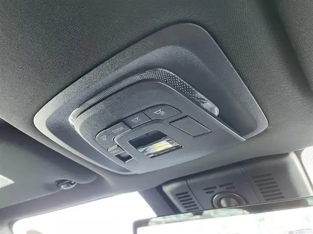 トヨタ クラウン スポーツ Z 千葉県 2024(令6)年 1.2万km プレシャスホワイトパール パノラミックガラスルーフ/黒レザーシート/パノラミックビューカメラ/純正12.3インチコネクテッドナビ/前席パワーシート/前席シートヒーター/前席シートベンチレーション/パワーバックドア/デジタルインナーミラー/パーキングアシスト/トヨタセーフティーセンス/・プリクラッシュセーフティー/・レーンキープアシスト/・パーキングサポートブレーキ/・ブラインドスポットモニター/・後方車両接近告知/・RCTA/・RDA/・RCD/・SEA/・AVSP/・RSA/アダプティブクルーズコントロール/スマートキー/ヘッドアップディスプレイ/前後コーナーセンサー/オートマチックハイビーム/AC100V1500W電源/ハンズフリー充電/純正21インチアルミホイール/純正LEDヘッドライト/ビルトインETC2.0/アイドリングストップ/本革巻きステアリング/サイド＆カーテンエアバッグ