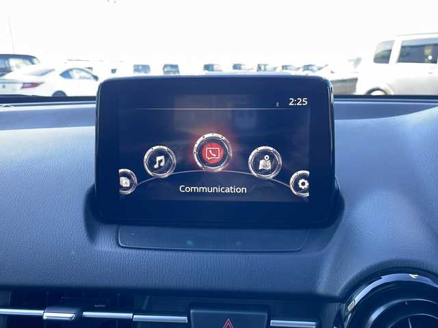 マツダ マツダ２ 15C 三重県 2020(令2)年 2.7万km アークティックホワイト 純正コネクテッドナビ/ＢＳＭ/車線逸脱警報/バックカメラ/社外ドライブレコーダー/社外ＥＴＣ/ＭＴモード付ＡＴ/パーキングセンサー/アイドリングストップ/横滑り防止/衝突被害軽減システム/盗難防止装備/ＬＥＤライト/オートライト/電動格納ミラー/Bluetooth接続/USB入力/AUX/禁煙車