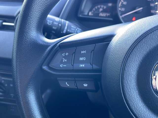 マツダ マツダ２ 15C 三重県 2020(令2)年 2.7万km アークティックホワイト 純正コネクテッドナビ/ＢＳＭ/車線逸脱警報/バックカメラ/社外ドライブレコーダー/社外ＥＴＣ/ＭＴモード付ＡＴ/パーキングセンサー/アイドリングストップ/横滑り防止/衝突被害軽減システム/盗難防止装備/ＬＥＤライト/オートライト/電動格納ミラー/Bluetooth接続/USB入力/AUX/禁煙車