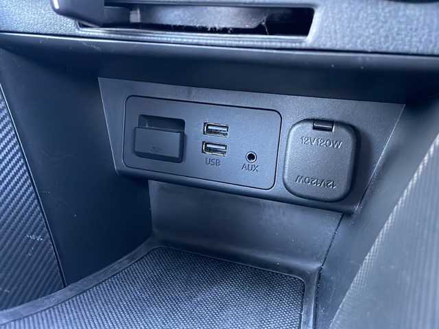 マツダ マツダ２ 15C 三重県 2020(令2)年 2.7万km アークティックホワイト 純正コネクテッドナビ/ＢＳＭ/車線逸脱警報/バックカメラ/社外ドライブレコーダー/社外ＥＴＣ/ＭＴモード付ＡＴ/パーキングセンサー/アイドリングストップ/横滑り防止/衝突被害軽減システム/盗難防止装備/ＬＥＤライト/オートライト/電動格納ミラー/Bluetooth接続/USB入力/AUX/禁煙車